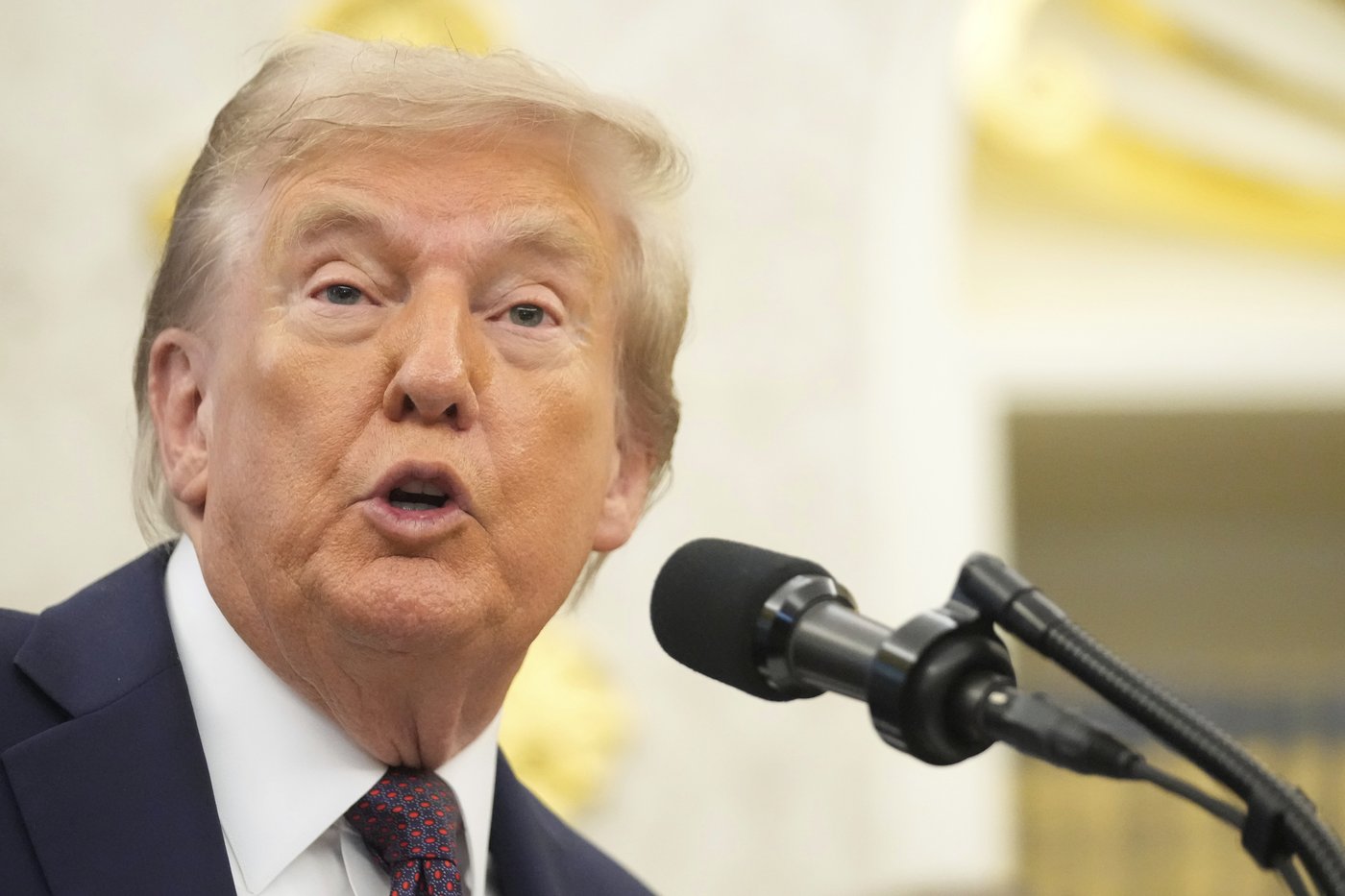 Trump says he's set to order federal intervention in Chicago and Baltimore, despite local opposition | iNFOnews.ca