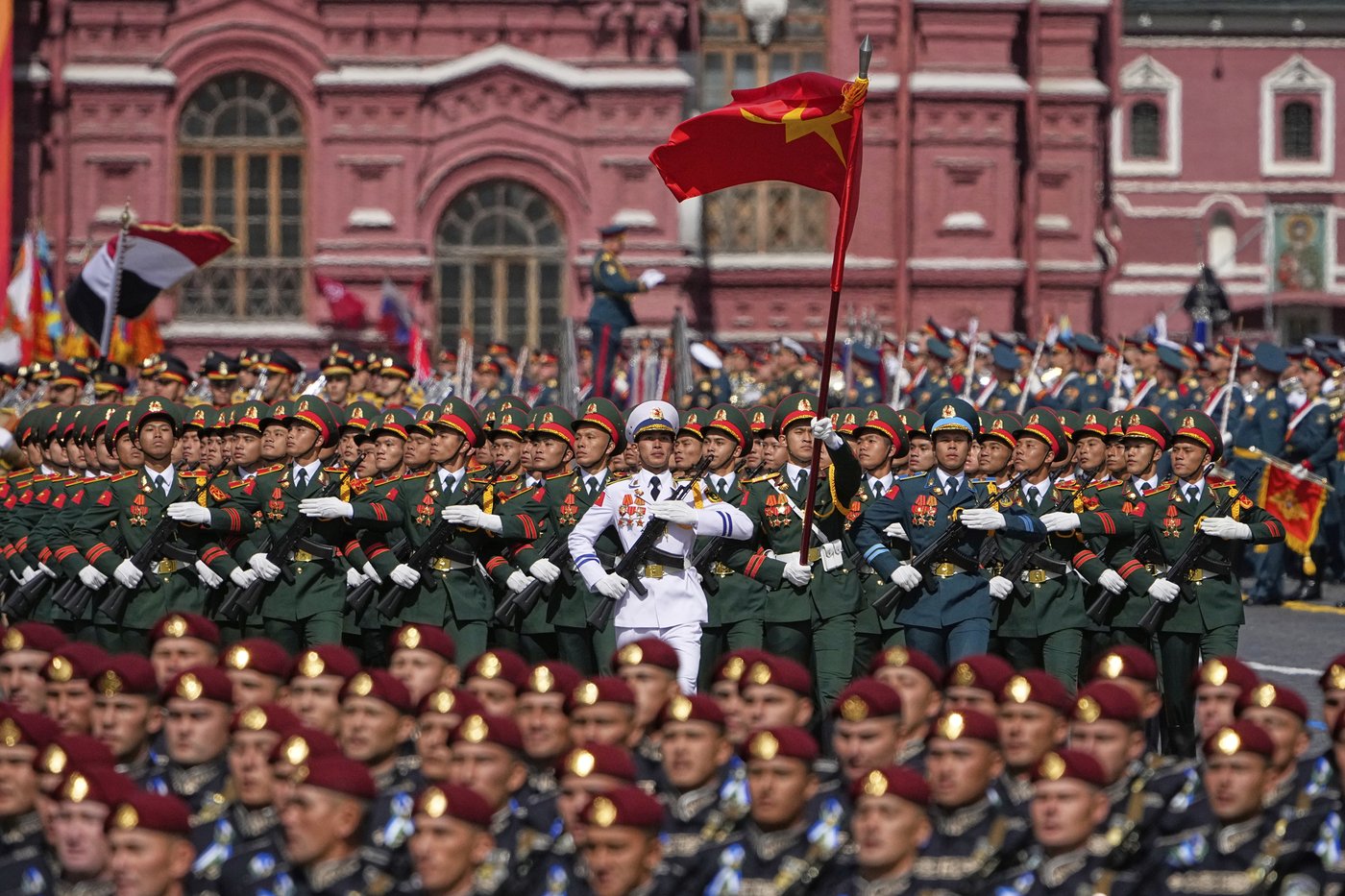 PHOTO COLLECTION: AP Top Photos of the Day, Friday, May 9, 2025 | iNFOnews.ca