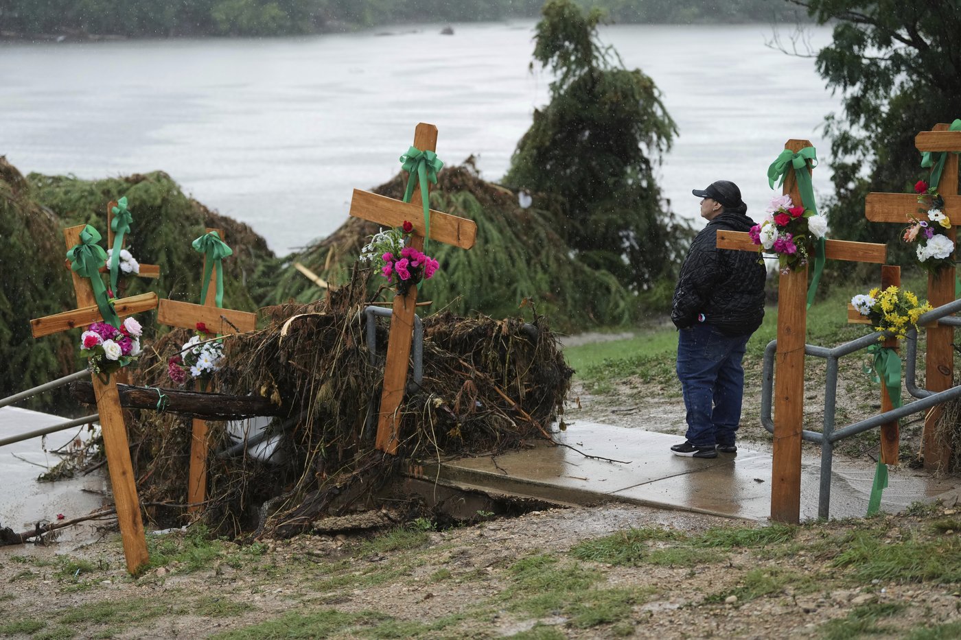 Rural Texas county's top leaders were asleep, out of town during initial hours of flood crisis | iNFOnews.ca