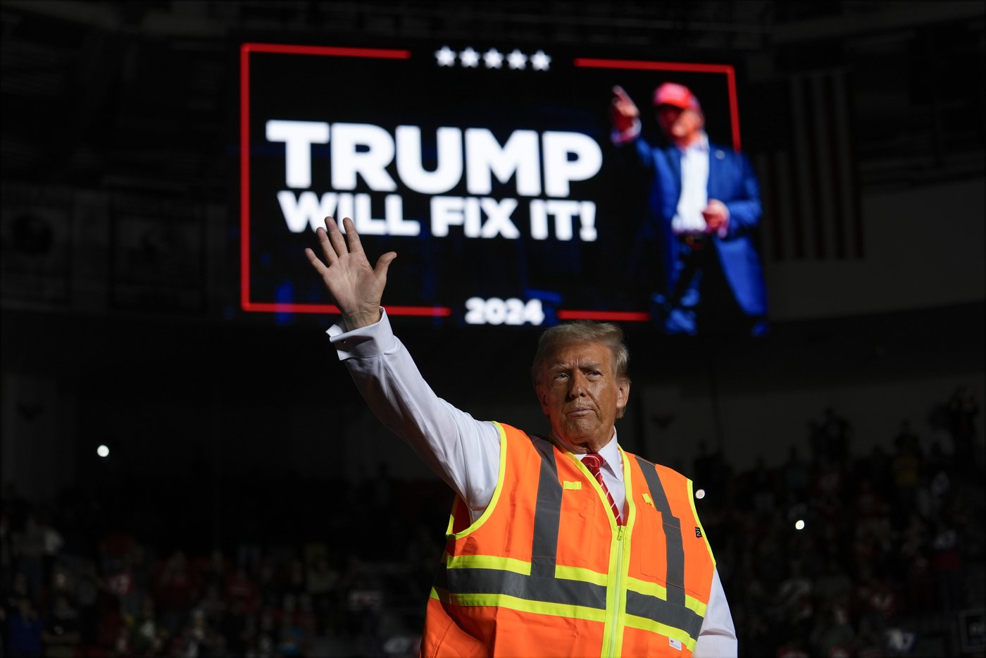 Trump campaigns with Packers legend Brett Favre at rally in Green Bay, Wisconsin | iNFOnews.ca Trump campaigns with Packers legend Brett Favre at rally in Green Bay, Wisconsin | iNFOnews.ca