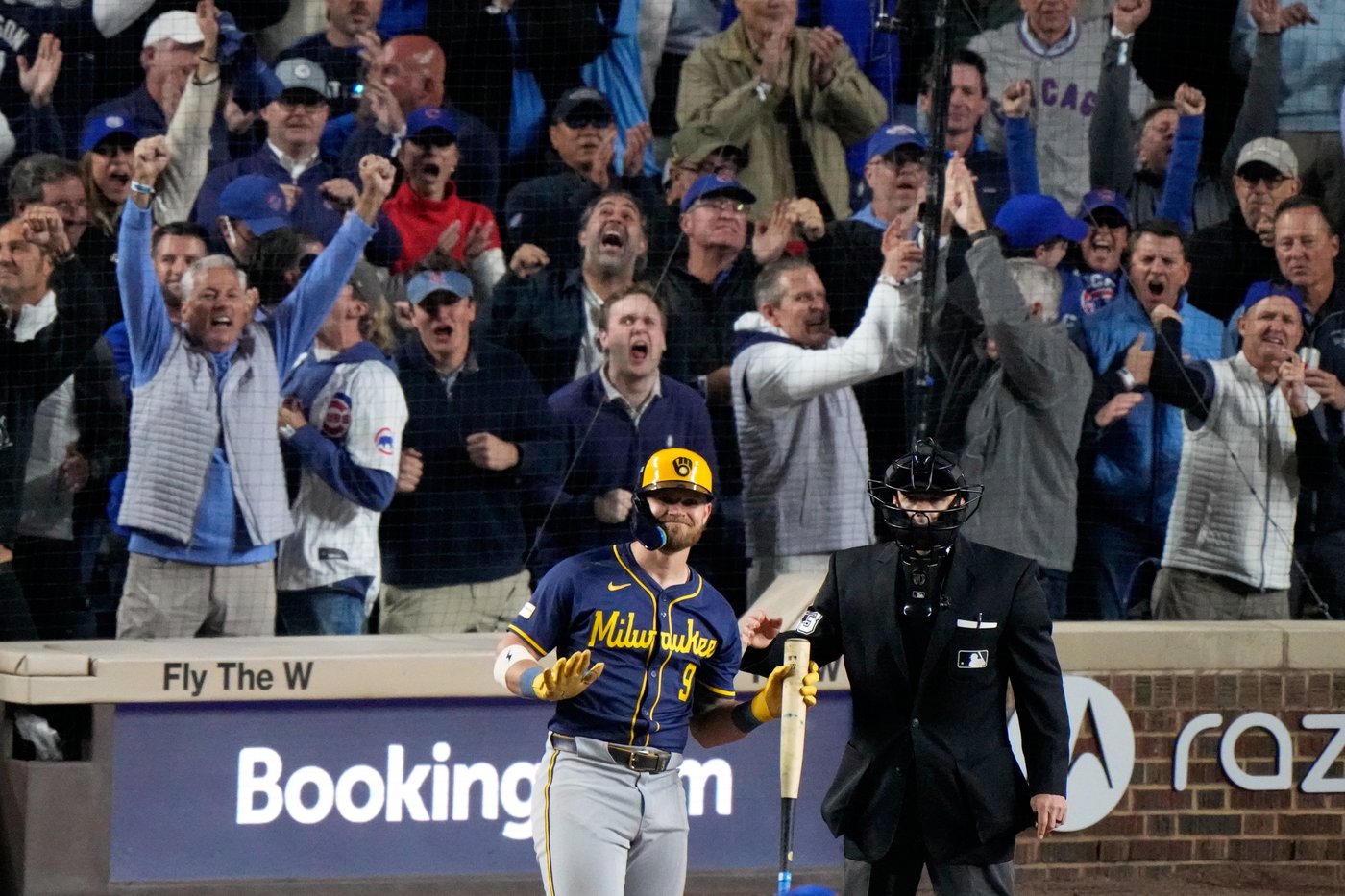 Cubs use 4-run 1st inning to top the Brewers 4-3 and avoid NL Division Series sweep | iNFOnews.ca