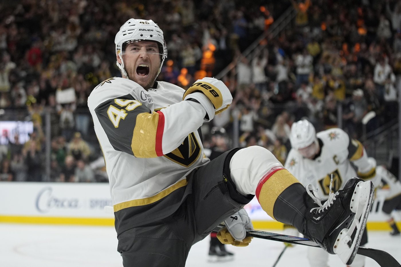 Hertl and Kolesar score late, lift Golden Knights to 6-4 win over Senators | iNFOnews.ca Hertl and Kolesar score late, lift Golden Knights to 6-4 win over Senators | iNFOnews.ca