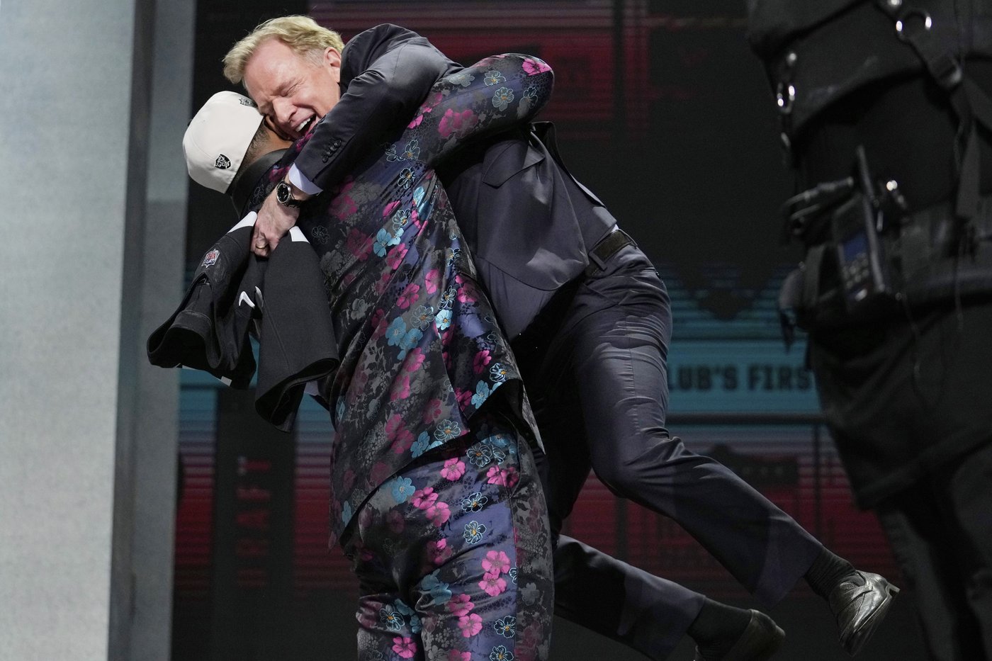 NFL Commissioner Roger Goodell is ready for more celebratory hugs that can turn into heavy lifting | iNFOnews.ca