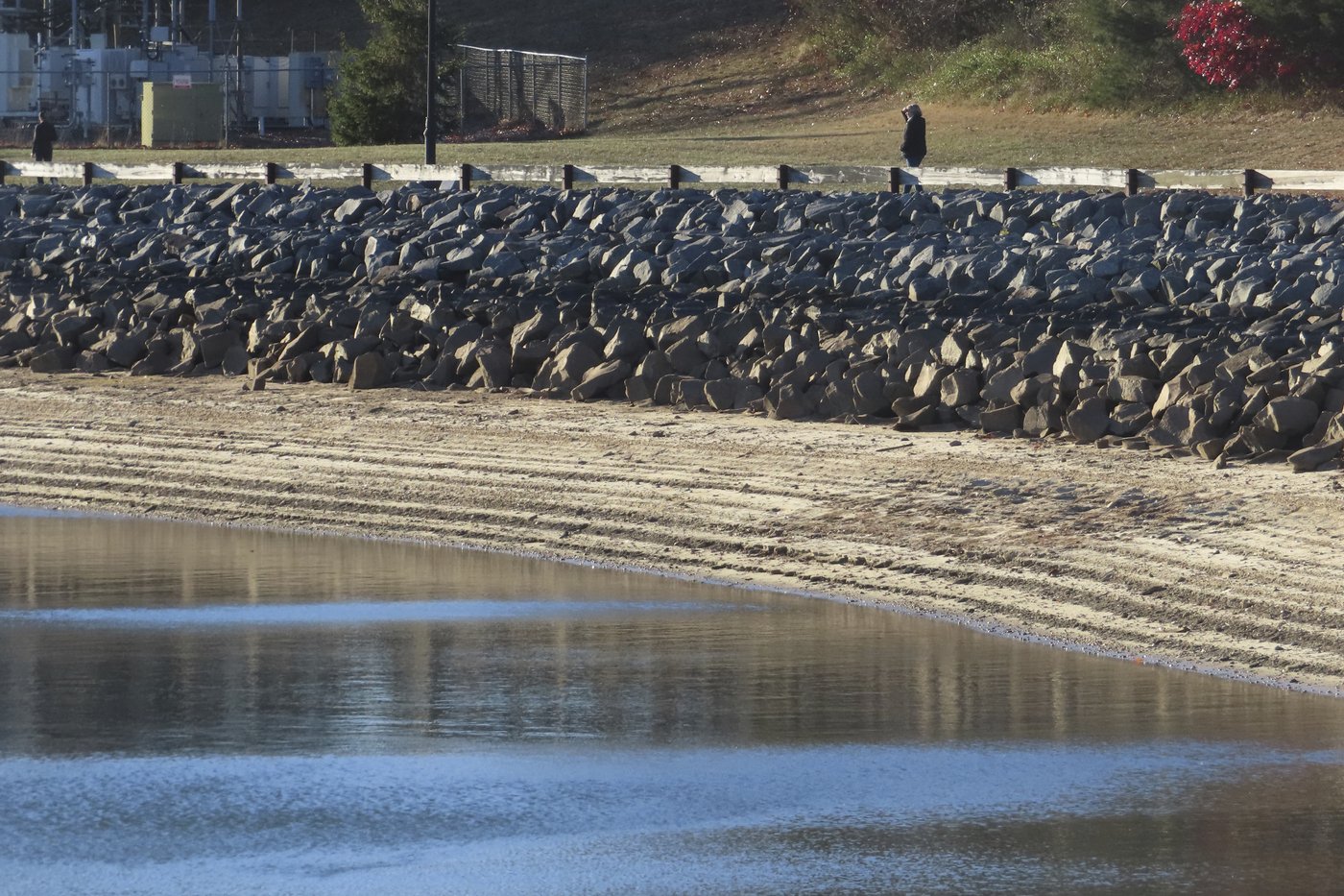 Record-setting dry conditions threaten more US wildfires, drinking water supplies | iNFOnews.ca Record-setting dry conditions threaten more US wildfires, drinking water supplies | iNFOnews.ca
