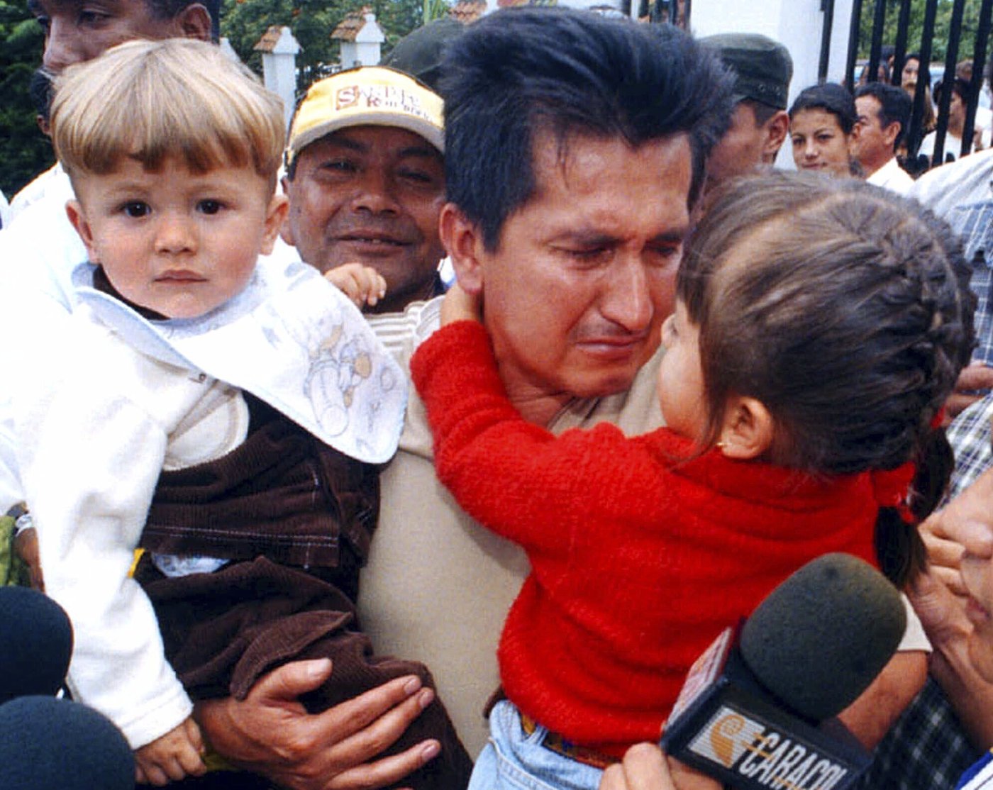 Cycling great 'Lucho' Herrera denies involvement in decades-old slayings in Colombia | iNFOnews.ca