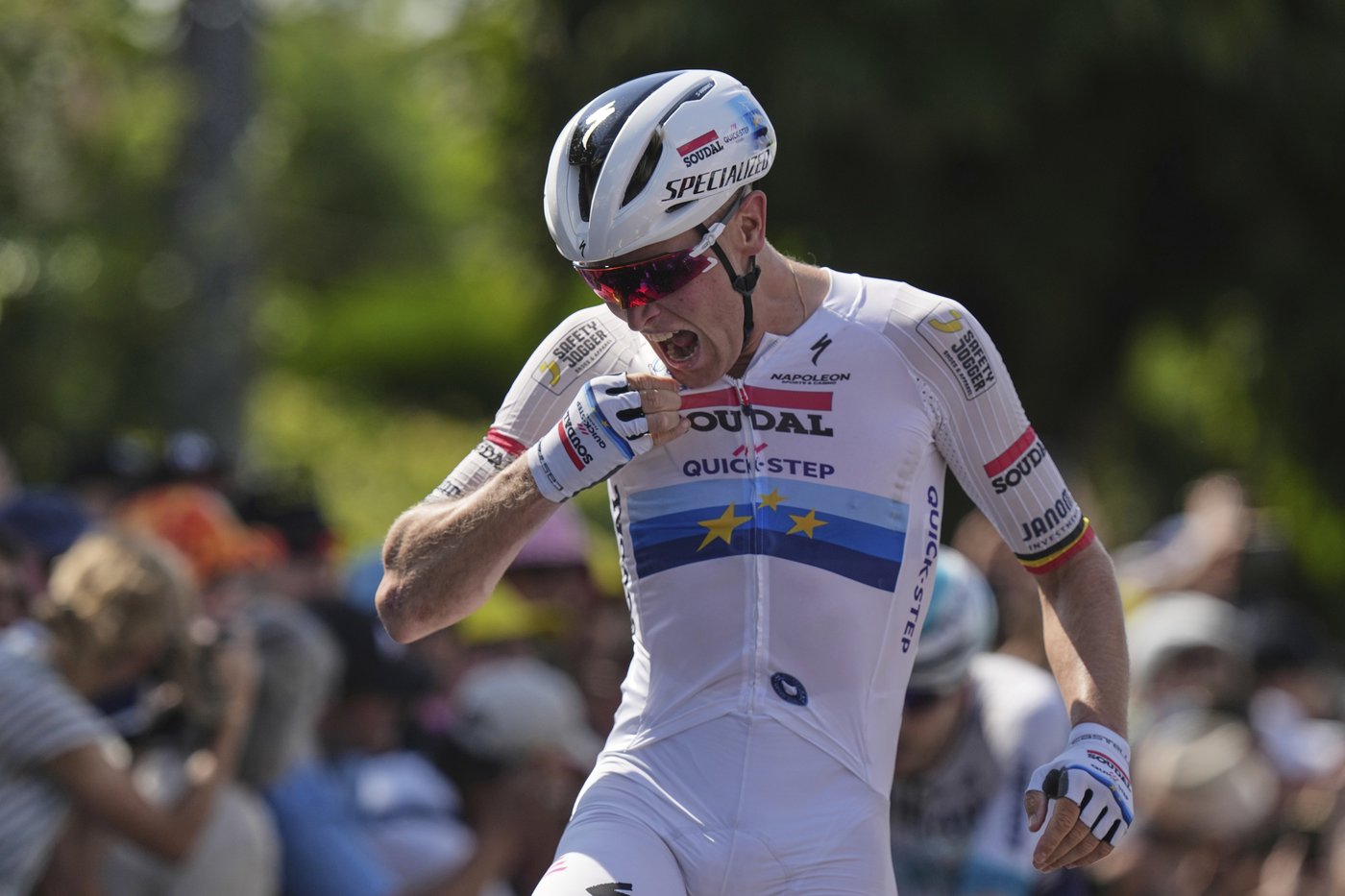 Merlier sprints to victory in Tour de France Stage 9 after Van der Poel's breakaway is thwarted | iNFOnews.ca Merlier sprints to victory in Tour de France Stage 9 after Van der Poel's breakaway is thwarted | iNFOnews.ca