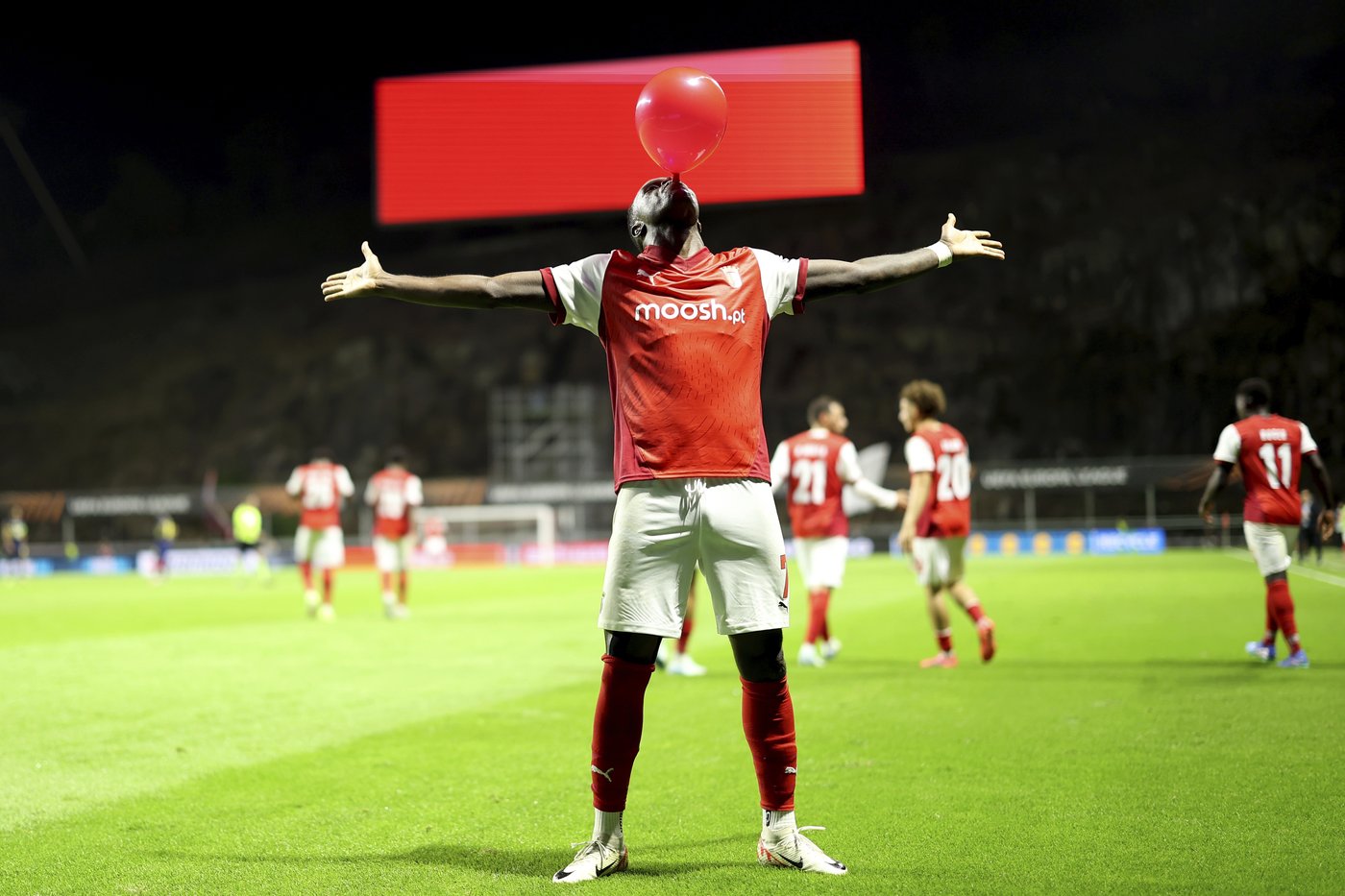 Tottenham overcomes early red card to post 3-0 win in revamped Europa League | iNFOnews.ca Tottenham overcomes early red card to post 3-0 win in revamped Europa League | iNFOnews.ca