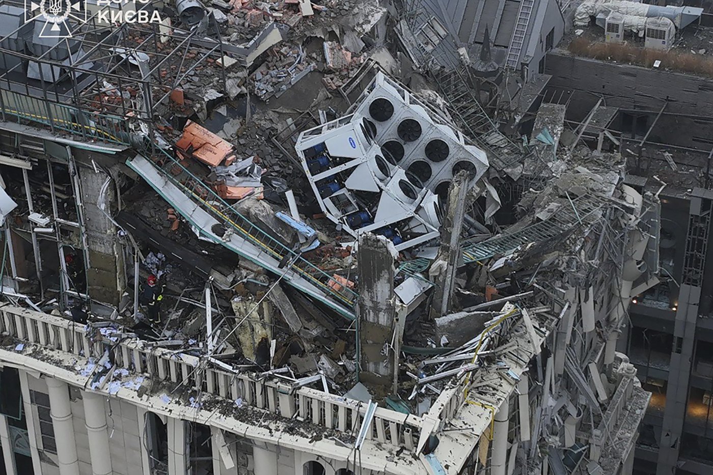 Russia and Ukraine exchange missile attacks, officials say, killing at least 1 person in Kyiv | iNFOnews.ca Russia and Ukraine exchange missile attacks, officials say, killing at least 1 person in Kyiv | iNFOnews.ca