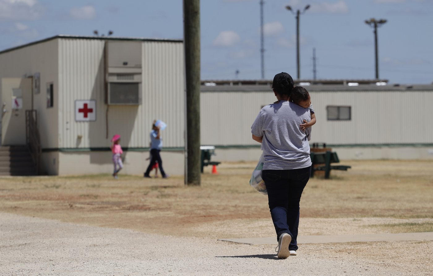 New insight into Texas family detention reveals adults fighting kids for clean water | iNFOnews.ca