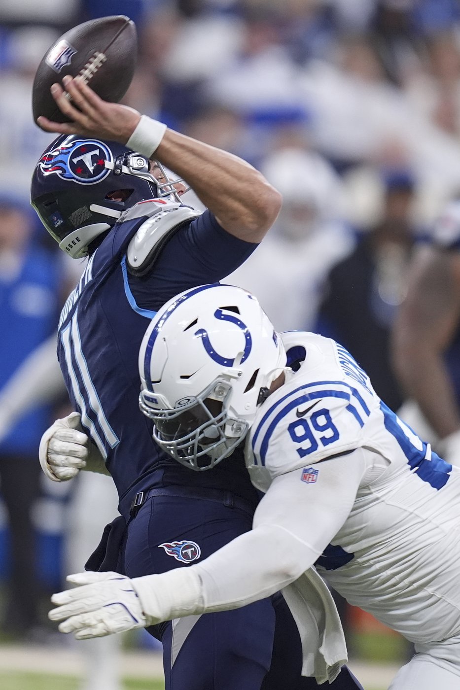 Jonathan Taylor rebounds with 218 yards, 3 TD runs as Colts hold off Titans 38-30 | iNFOnews.ca Jonathan Taylor rebounds with 218 yards, 3 TD runs as Colts hold off Titans 38-30 | iNFOnews.ca