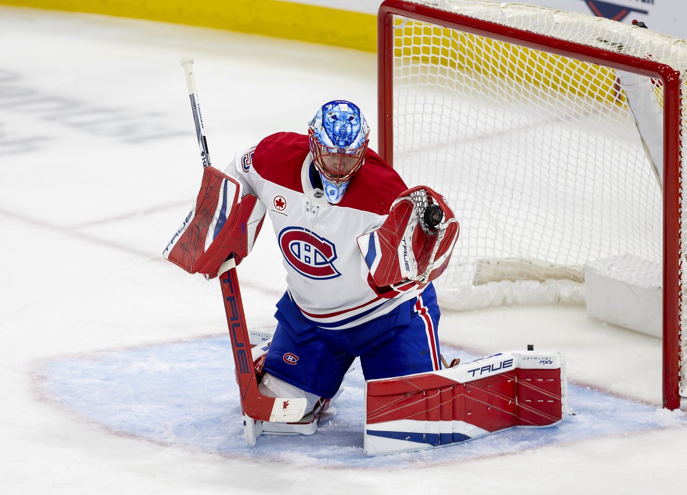 Dobes gets shutout in NHL debut, Canadiens blank Panthers 4-0 | iNFOnews.ca