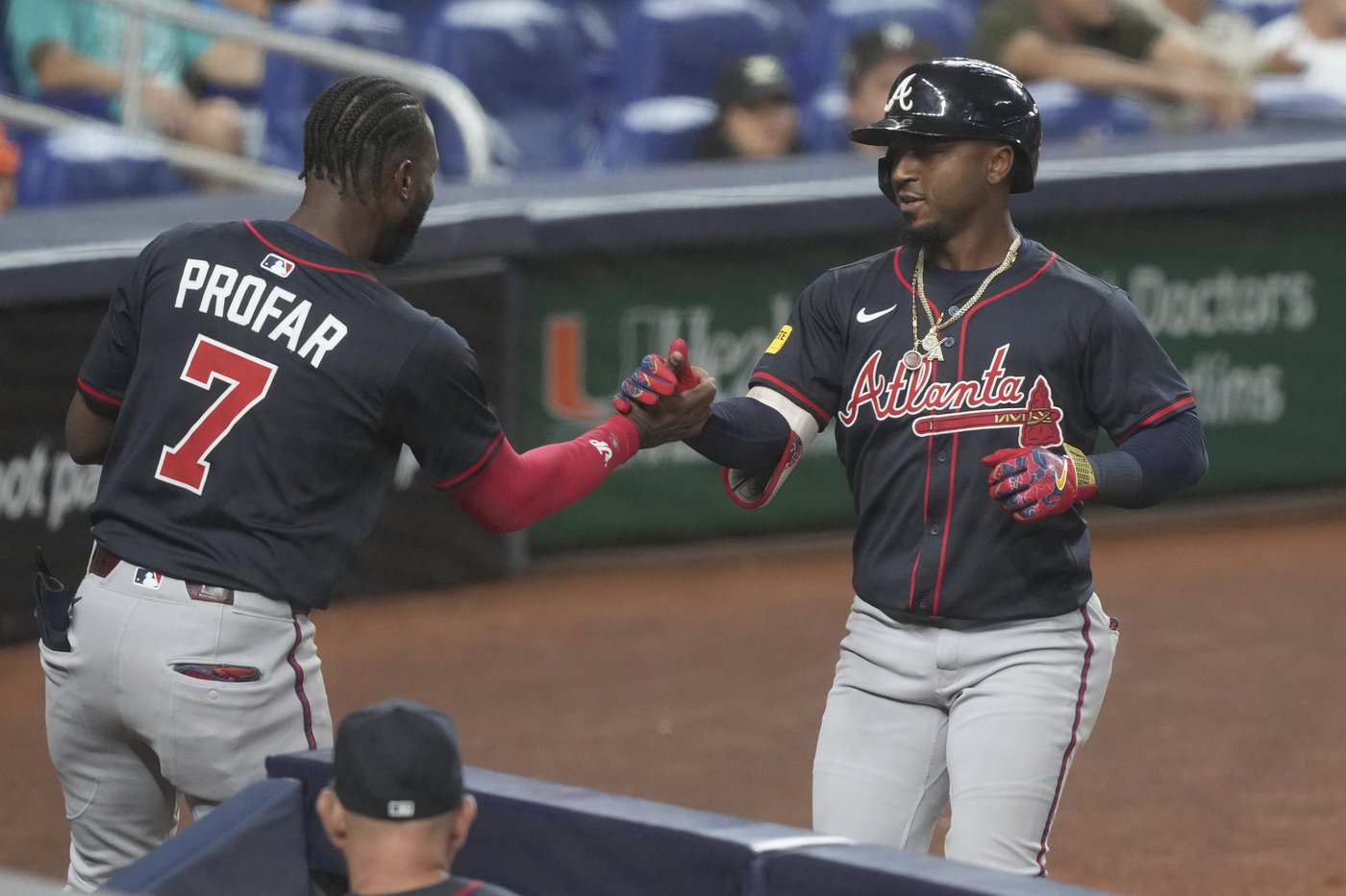 Albies hits 2 HRs, Braves uses 9-run 9th to beat Marlins 11-2 | iNFOnews.ca