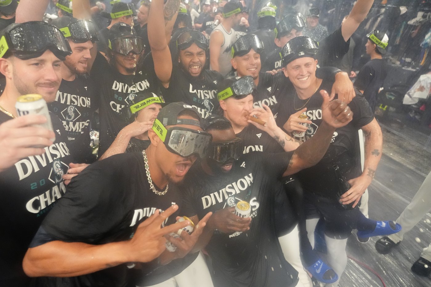 Mariners win AL West for 1st time in 24 years as Raleigh reaches 60 homers in 9-2 win over Rockies | iNFOnews.ca Mariners win AL West for 1st time in 24 years as Raleigh reaches 60 homers in 9-2 win over Rockies | iNFOnews.ca