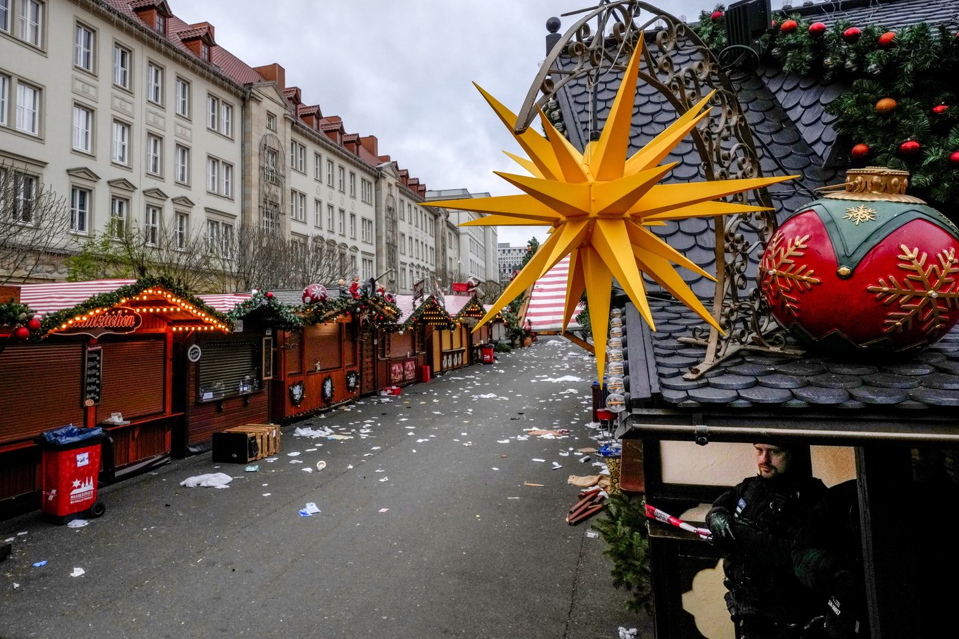 Germans mourn the 5 killed and 200 injured in the apparent attack on a Christmas market | iNFOnews.ca Germans mourn the 5 killed and 200 injured in the apparent attack on a Christmas market | iNFOnews.ca