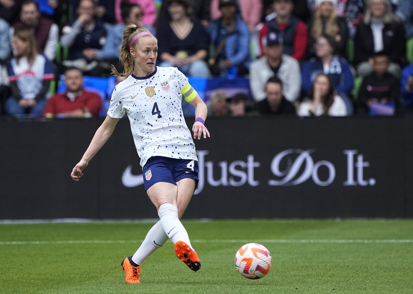 US defender Becky Sauerbrunn retires from professional soccer after a 16-year international career | iNFOnews.ca US defender Becky Sauerbrunn retires from professional soccer after a 16-year international career | iNFOnews.ca