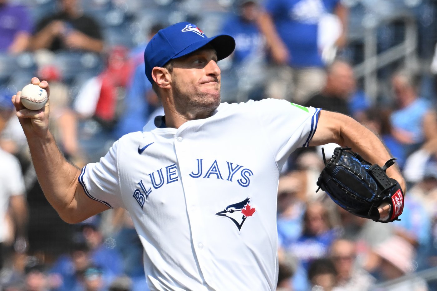 Guerrero Jr. hits two-run shot, Scherzer outduels Boyd as Blue Jays edge Cubs 2-1 | iNFOnews.ca