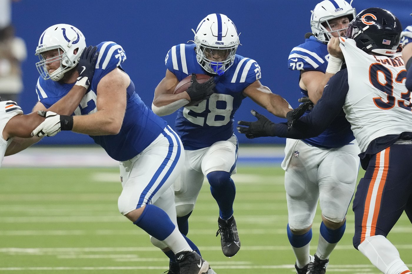 Colts' defense takes a major step forward by forcing turnovers and stuffing run in win over Bears | iNFOnews.ca Colts' defense takes a major step forward by forcing turnovers and stuffing run in win over Bears | iNFOnews.ca