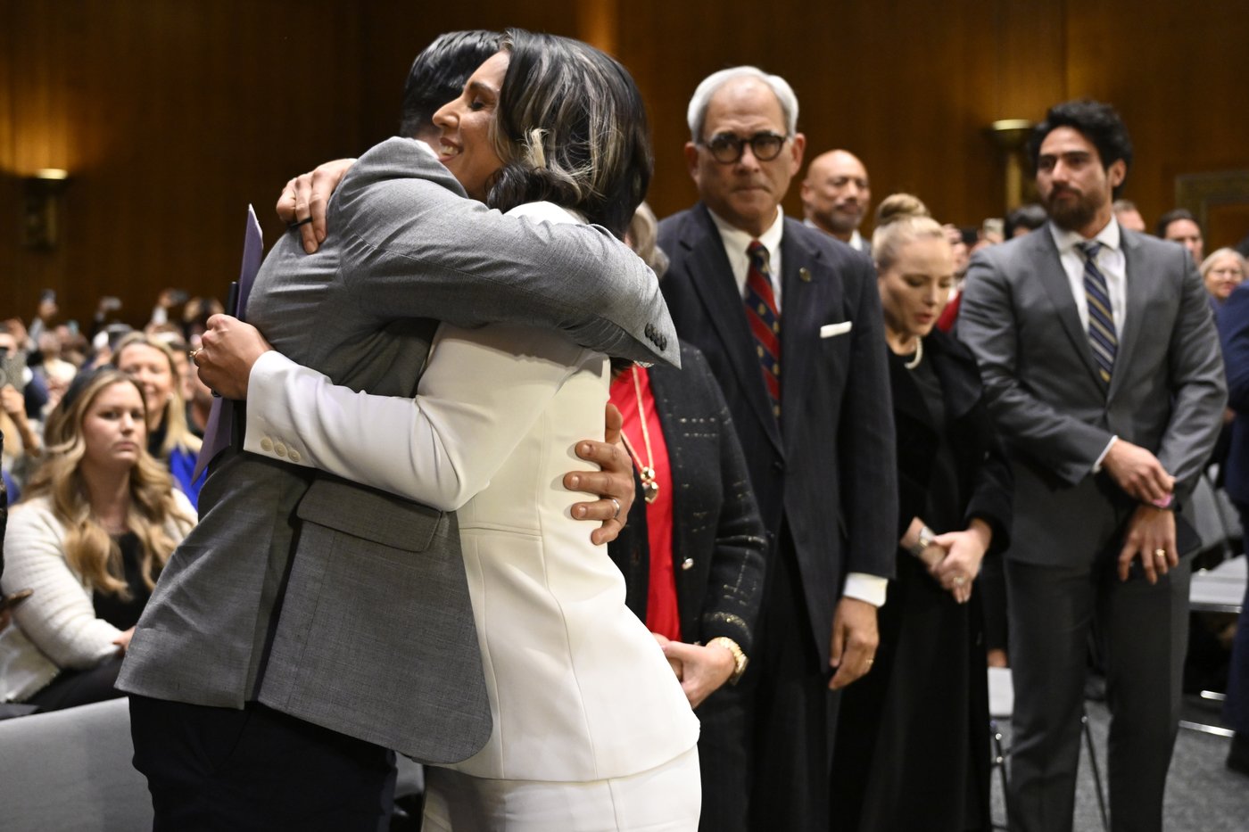 Tulsi Gabbard, Trump's pick to oversee US spy agencies, grilled about Snowden, Syria and Russia | iNFOnews.ca Tulsi Gabbard, Trump's pick to oversee US spy agencies, grilled about Snowden, Syria and Russia | iNFOnews.ca