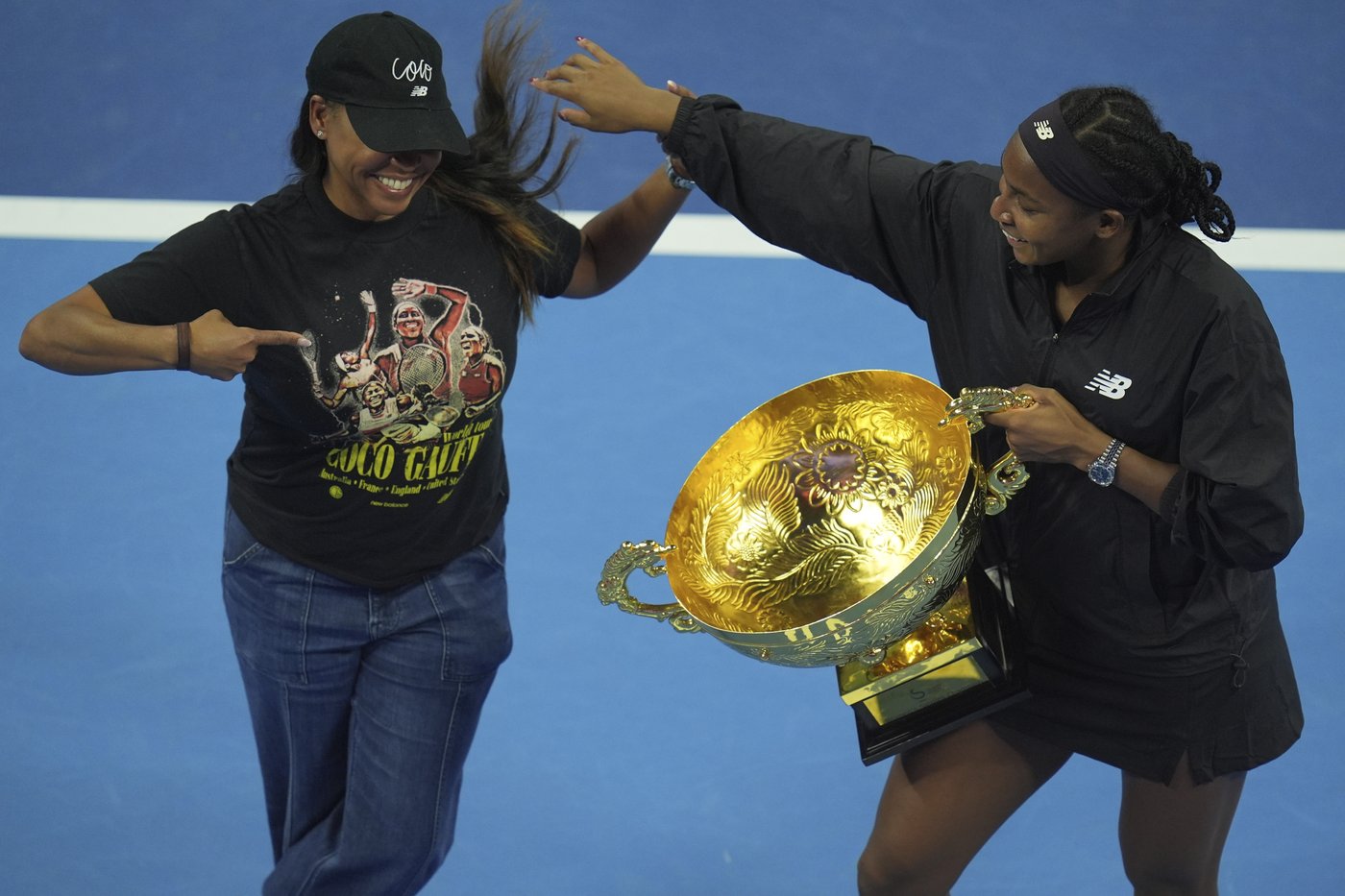 Coco Gauff wins China Open final in straight sets, Sinner and Alcaraz advance in Shanghai | iNFOnews.ca