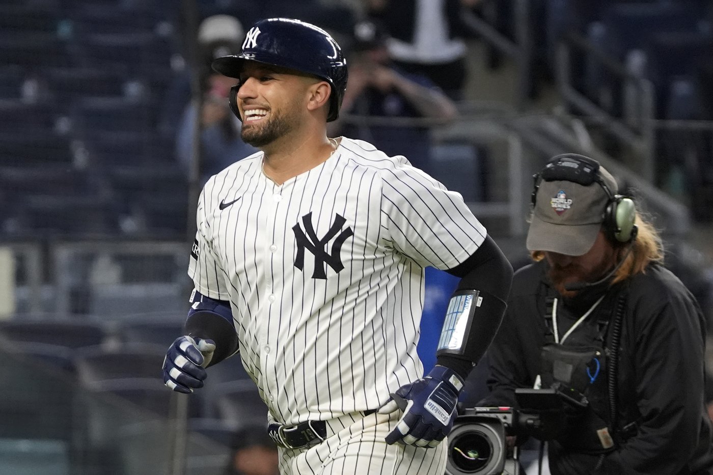 Former Uber driver J.C. Escarra gives pitch a ride for first major league home run | iNFOnews.ca