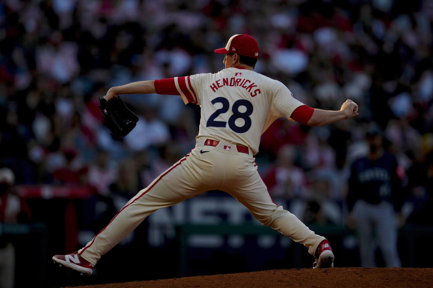 Kyle Hendricks celebrates 100th career win with former Angels pitcher who tutored him as a youngster | iNFOnews.ca