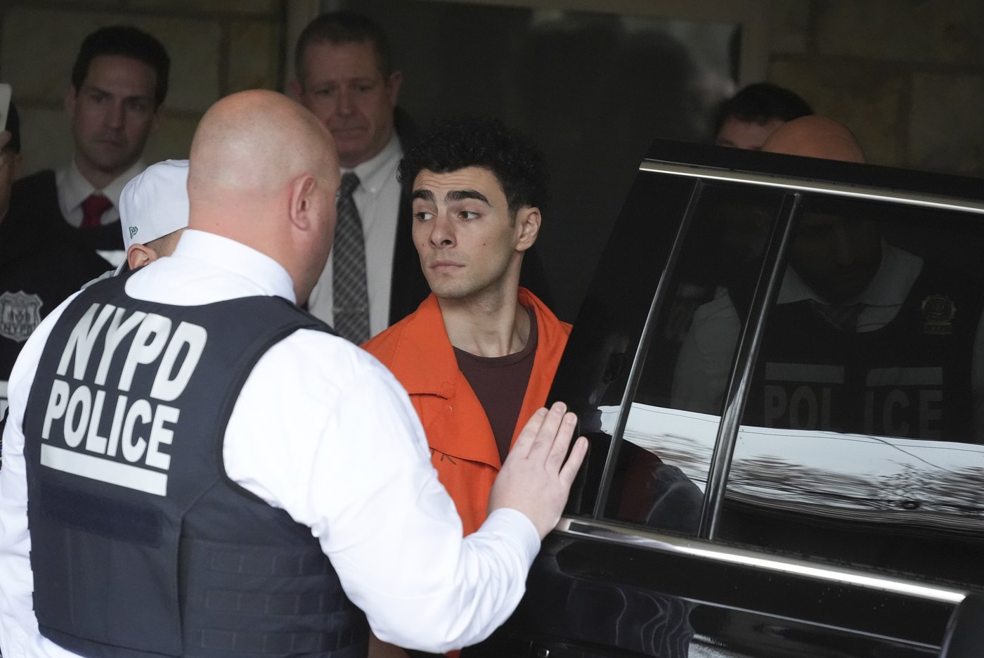 Suspect in UnitedHealthcare CEO killing faces federal murder, stalking and weapons charges | iNFOnews.ca Suspect in UnitedHealthcare CEO killing faces federal murder, stalking and weapons charges | iNFOnews.ca