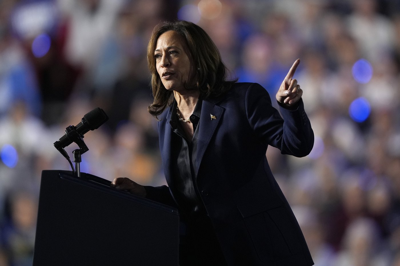 Harris and Trump target Michigan as both parties try to shore up 'blue wall' votes | iNFOnews.ca Harris and Trump target Michigan as both parties try to shore up 'blue wall' votes | iNFOnews.ca