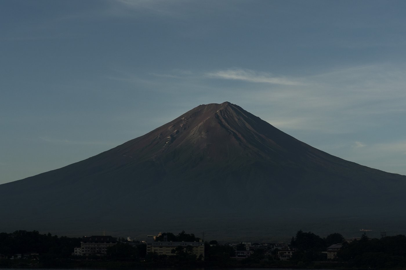 Mount Fuji is still without its iconic snowcap for the first time in 130 years | iNFOnews.ca Mount Fuji is still without its iconic snowcap for the first time in 130 years | iNFOnews.ca