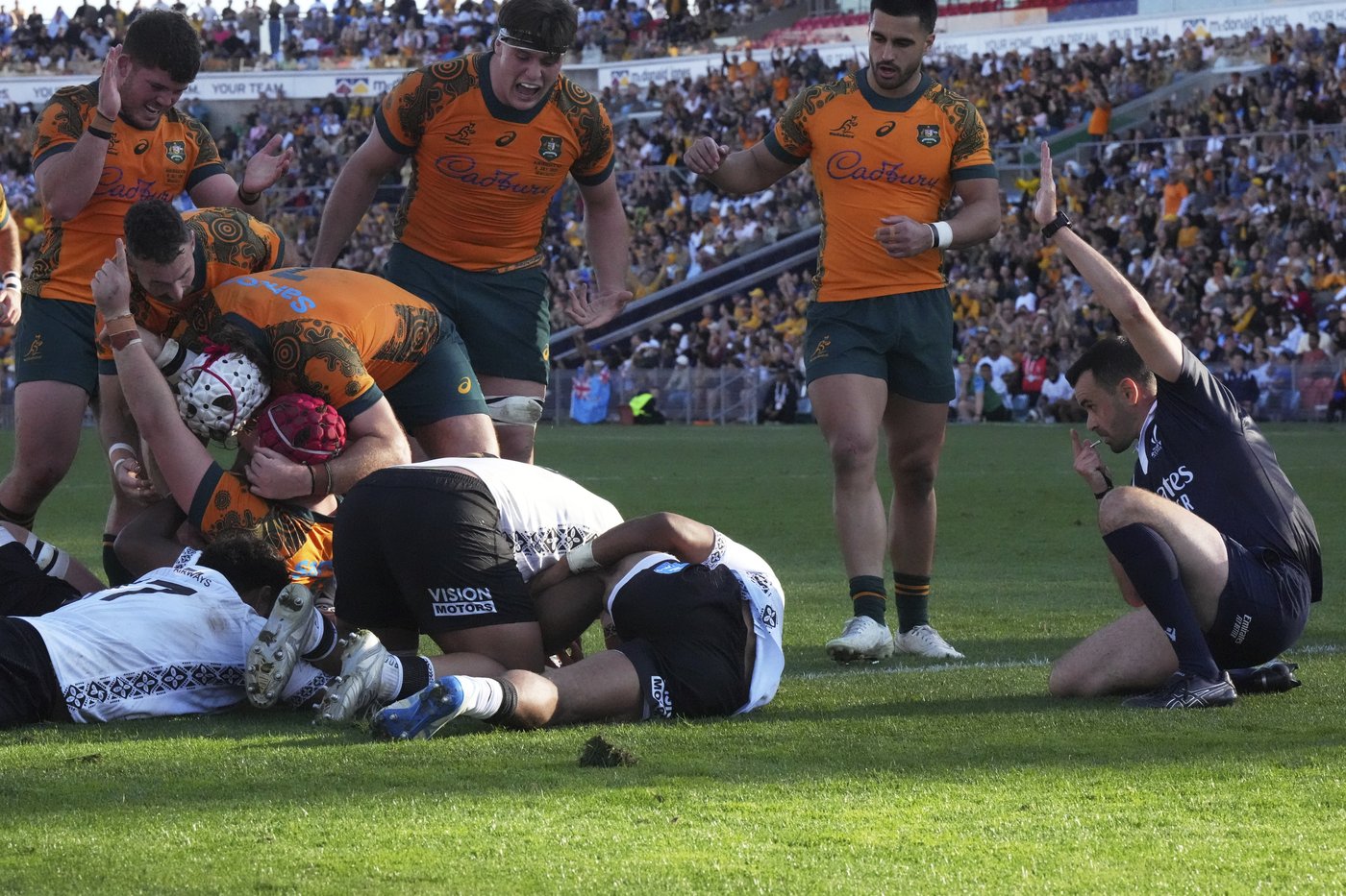Harry Wilson's late try saves Australia in a 21-18 win over Fiji | iNFOnews.ca