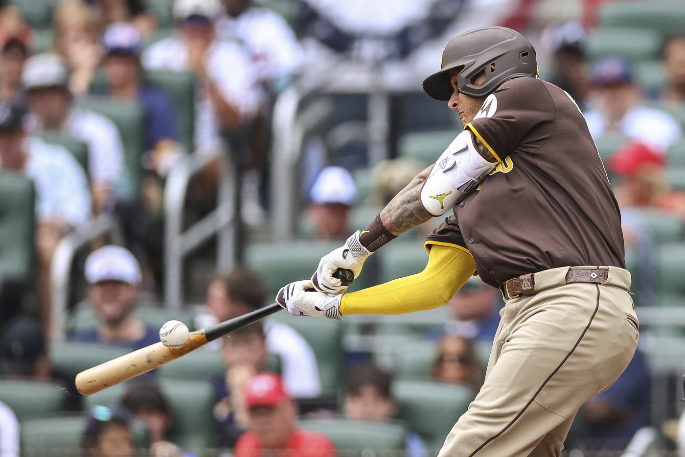 Cronenworth hits go-ahead homer in 7th to power Padres past Braves, 5-3 | iNFOnews.ca