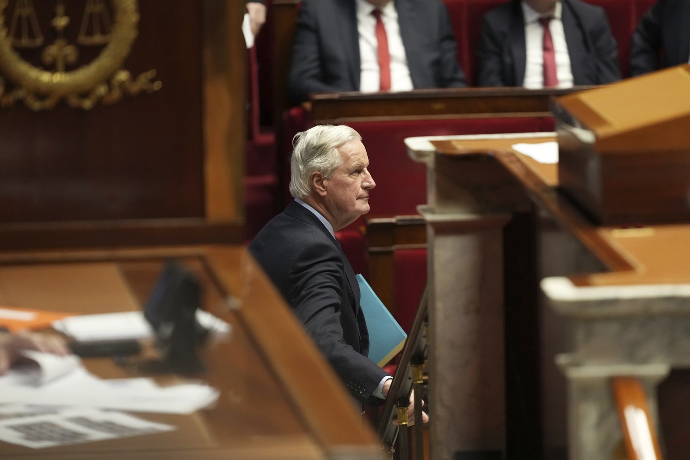 French lawmakers vote to oust prime minister in the first successful no-confidence vote since 1962 | iNFOnews.ca