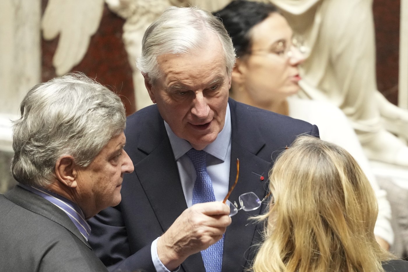 French lawmakers vote to oust prime minister in the first successful no-confidence vote since 1962 | iNFOnews.ca