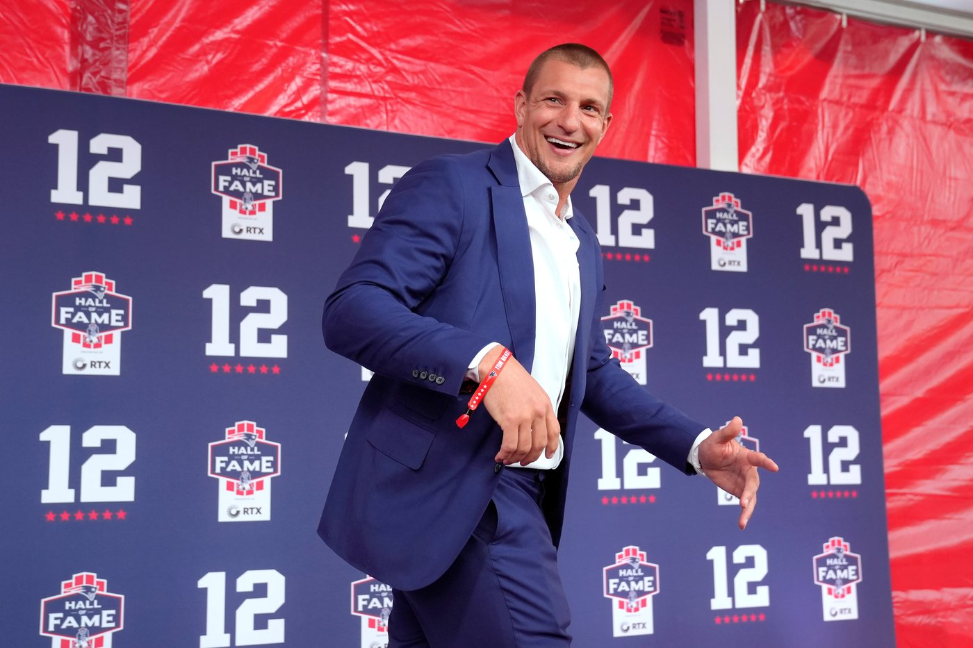 Rob Gronkowski says decision to sign 1-day contract and retire as a Patriot was a 'no-brainer' | iNFOnews.ca