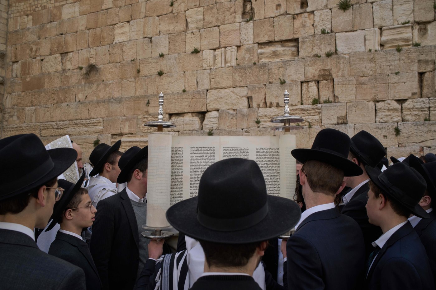 Tens of thousands of Jews gather for traditional blessing in Jerusalem | iNFOnews.ca