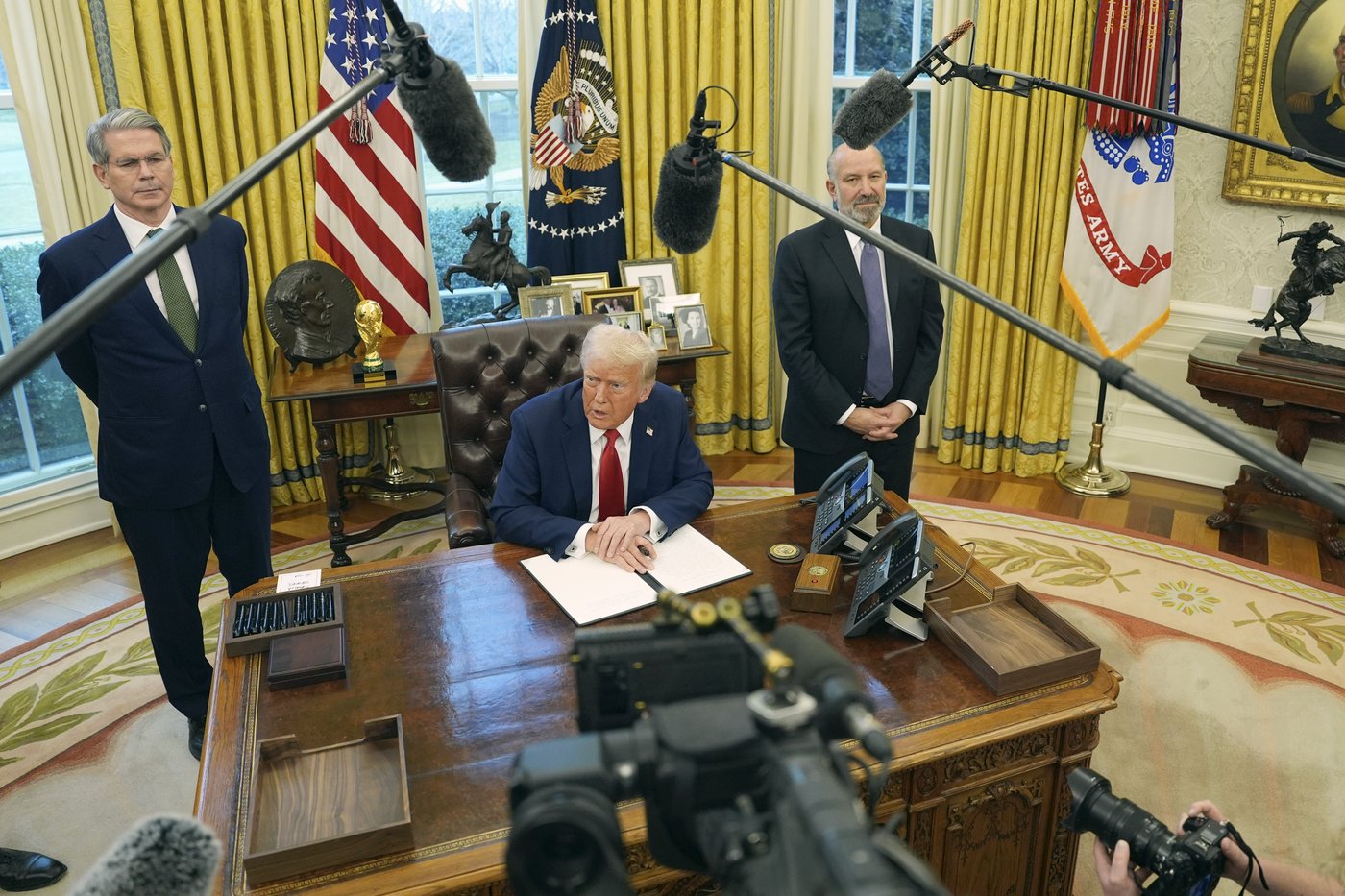 PHOTO COLLECTION: Trump 100 Days | iNFOnews.ca PHOTO COLLECTION: Trump 100 Days | iNFOnews.ca