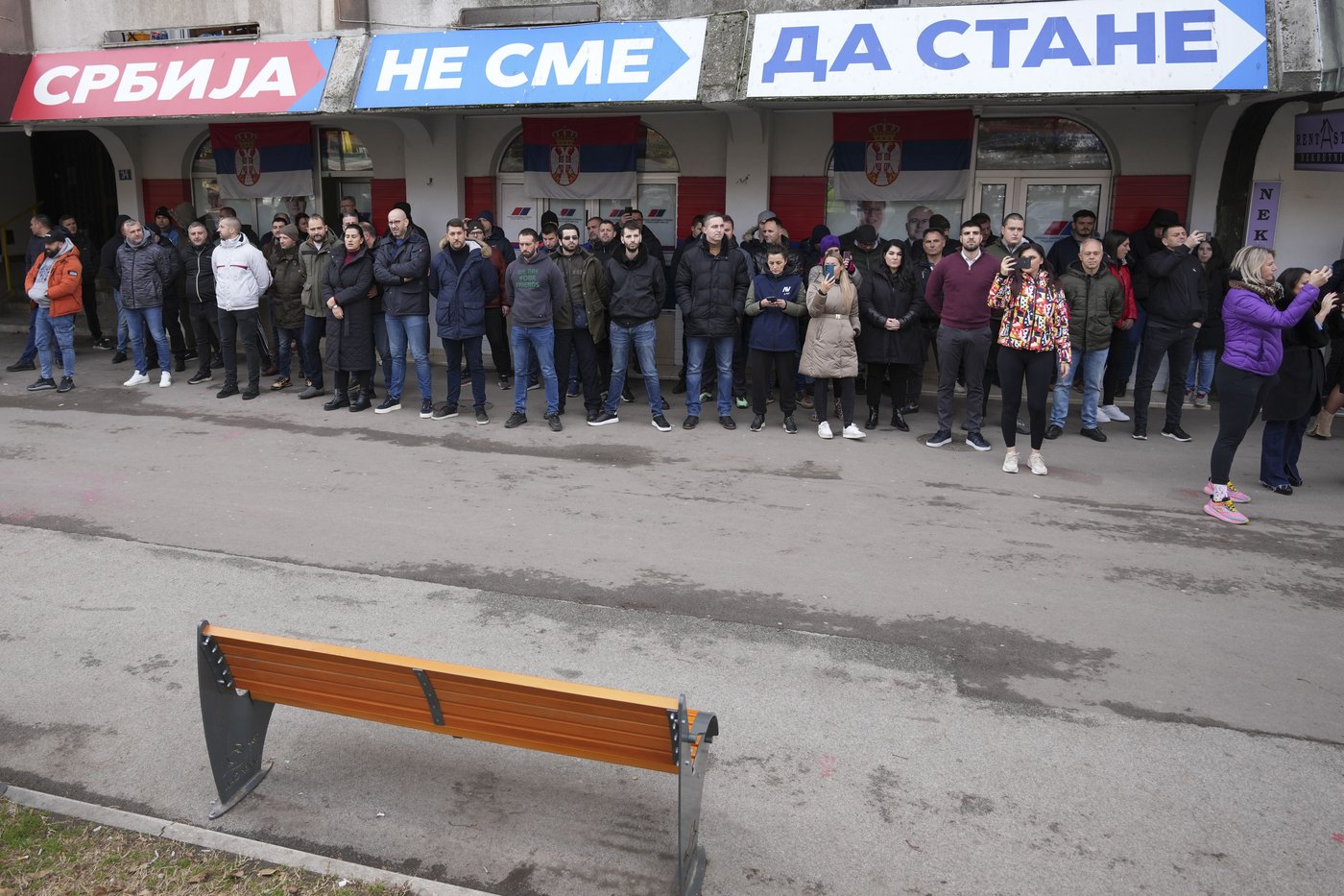 Thousands march in Serbia to mark 1 month since a roof collapse killed 15 people | iNFOnews.ca Thousands march in Serbia to mark 1 month since a roof collapse killed 15 people | iNFOnews.ca