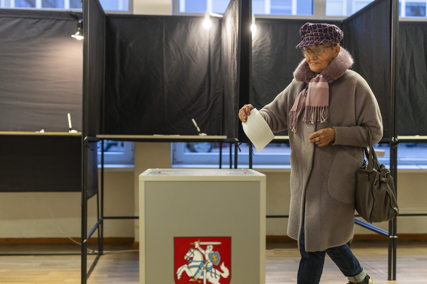 Lithuanians vote in the final round of parliamentary election | iNFOnews.ca Lithuanians vote in the final round of parliamentary election | iNFOnews.ca