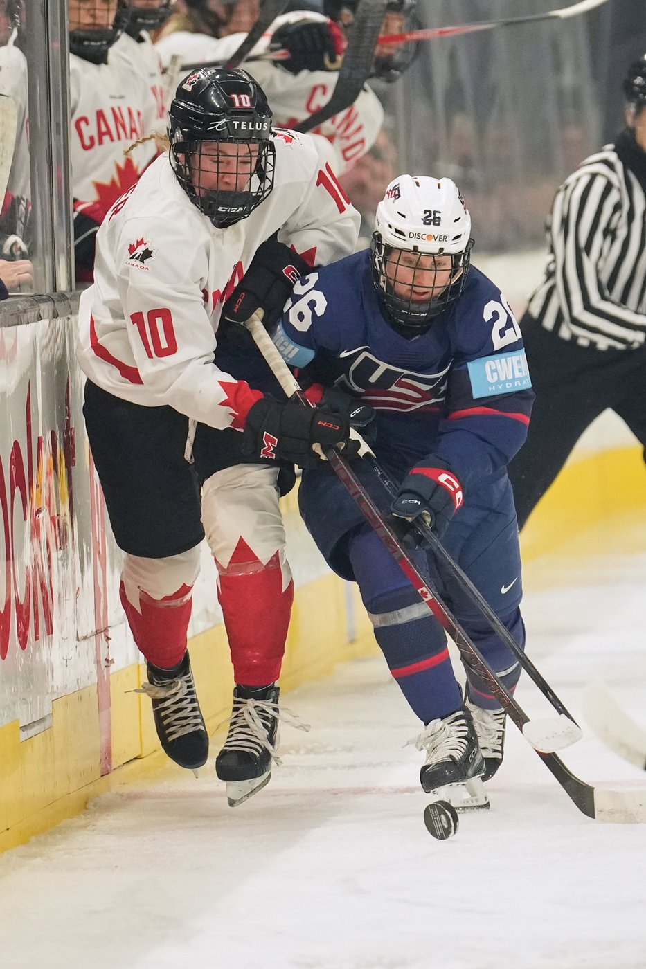 Murphy nets hat trick, U.S. beats Canada 4-1 in Rivalry Series opener | iNFOnews.ca Murphy nets hat trick, U.S. beats Canada 4-1 in Rivalry Series opener | iNFOnews.ca