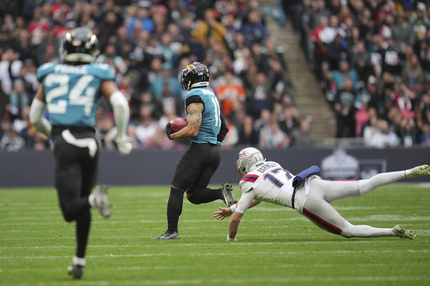 Parker Washington sets Jaguars record with a 96-yard punt return for TD in London | iNFOnews.ca