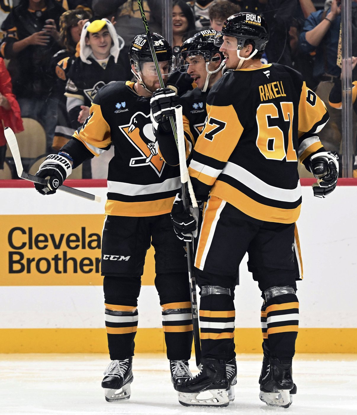 Sidney Crosby scores twice as Penguins edge Ducks 2-1 in overtime to end 6-game losing streak | iNFOnews.ca Sidney Crosby scores twice as Penguins edge Ducks 2-1 in overtime to end 6-game losing streak | iNFOnews.ca