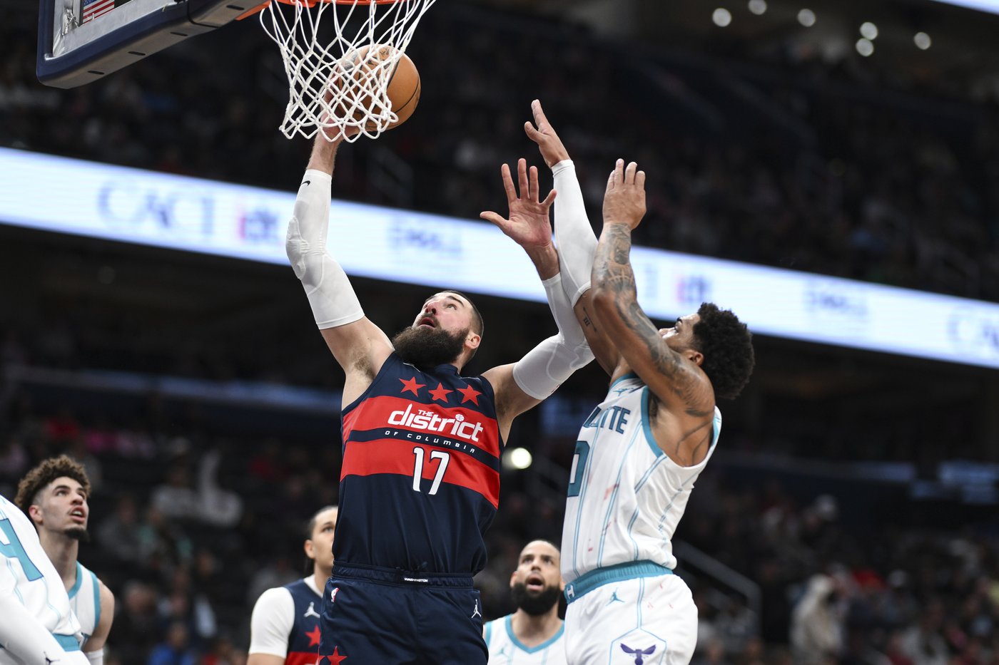 Poole's 3-pointer with 8.1 seconds left lifts Wizards to a 113-110 win over Hornets | iNFOnews.ca