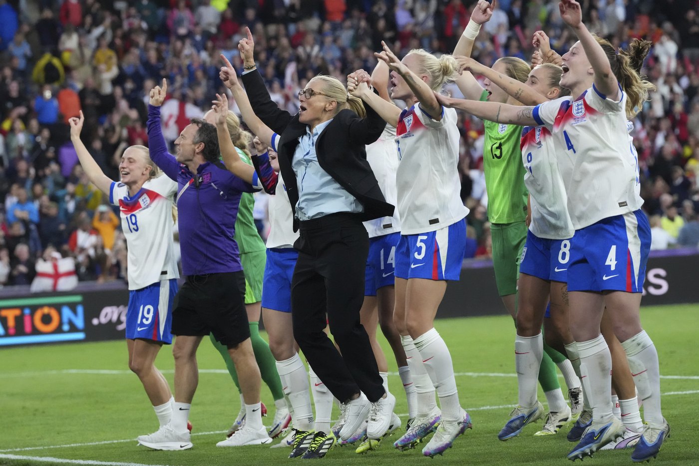 The Latest: Cool Kelly seals the win for England | iNFOnews.ca The Latest: Cool Kelly seals the win for England | iNFOnews.ca