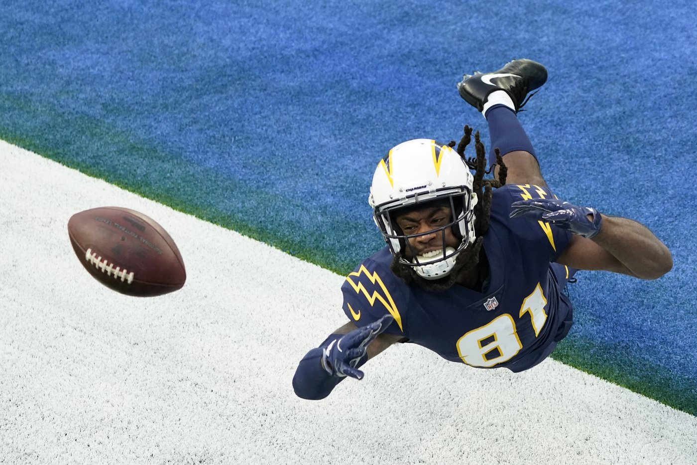 Chargers wide receiver Mike Williams decides to retire from NFL at age 30 | iNFOnews.ca