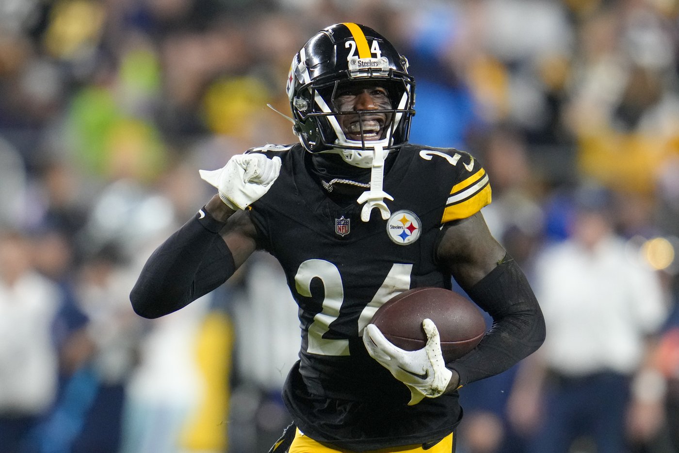 Steelers have cooled after their hot start and coach Mike Tomlin faces a choice at QB | iNFOnews.ca Steelers have cooled after their hot start and coach Mike Tomlin faces a choice at QB | iNFOnews.ca