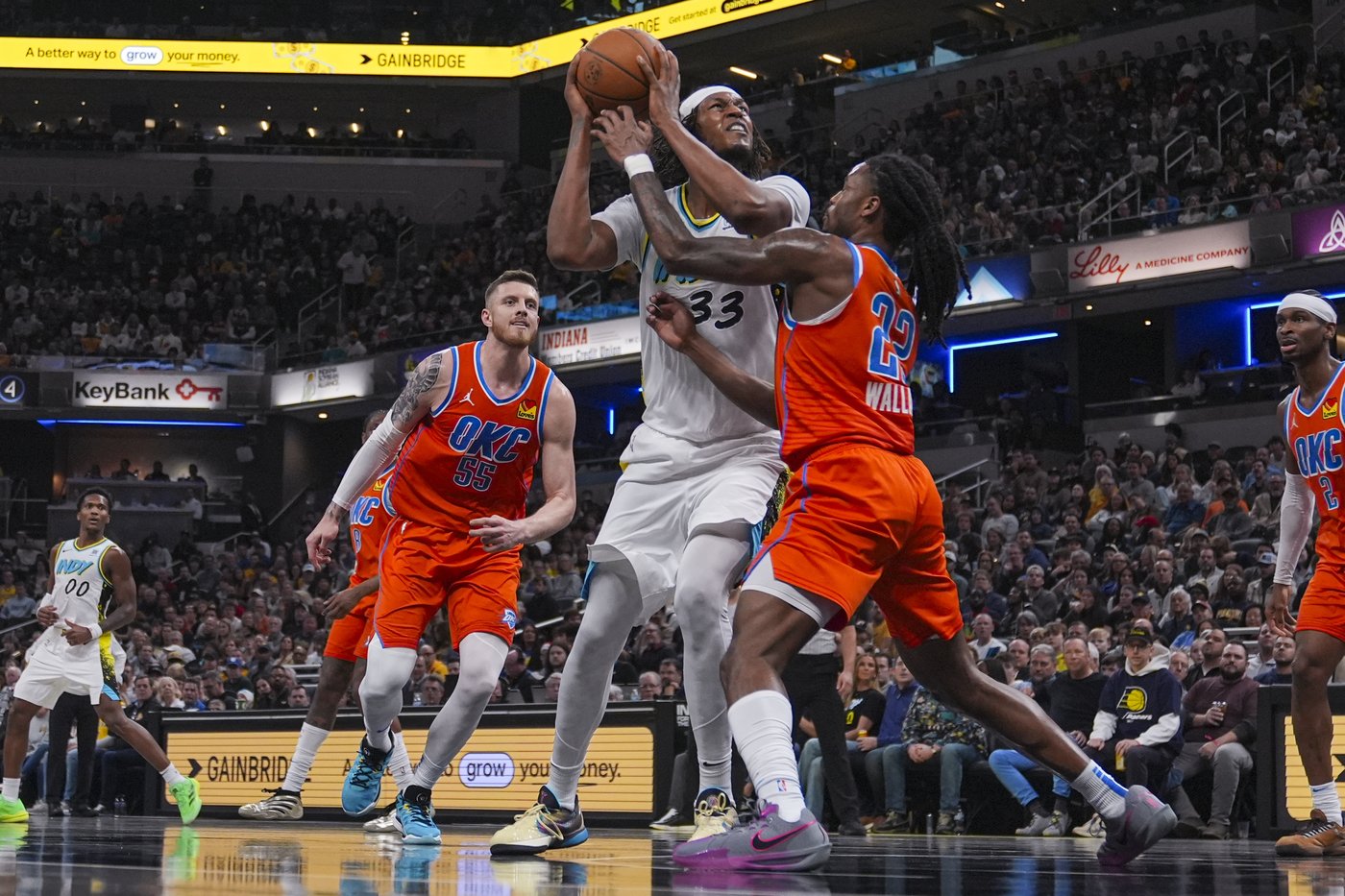 Gilgeous-Alexander ties career high with 45 points as Thunder beat Pacers for ninth straight win | iNFOnews.ca