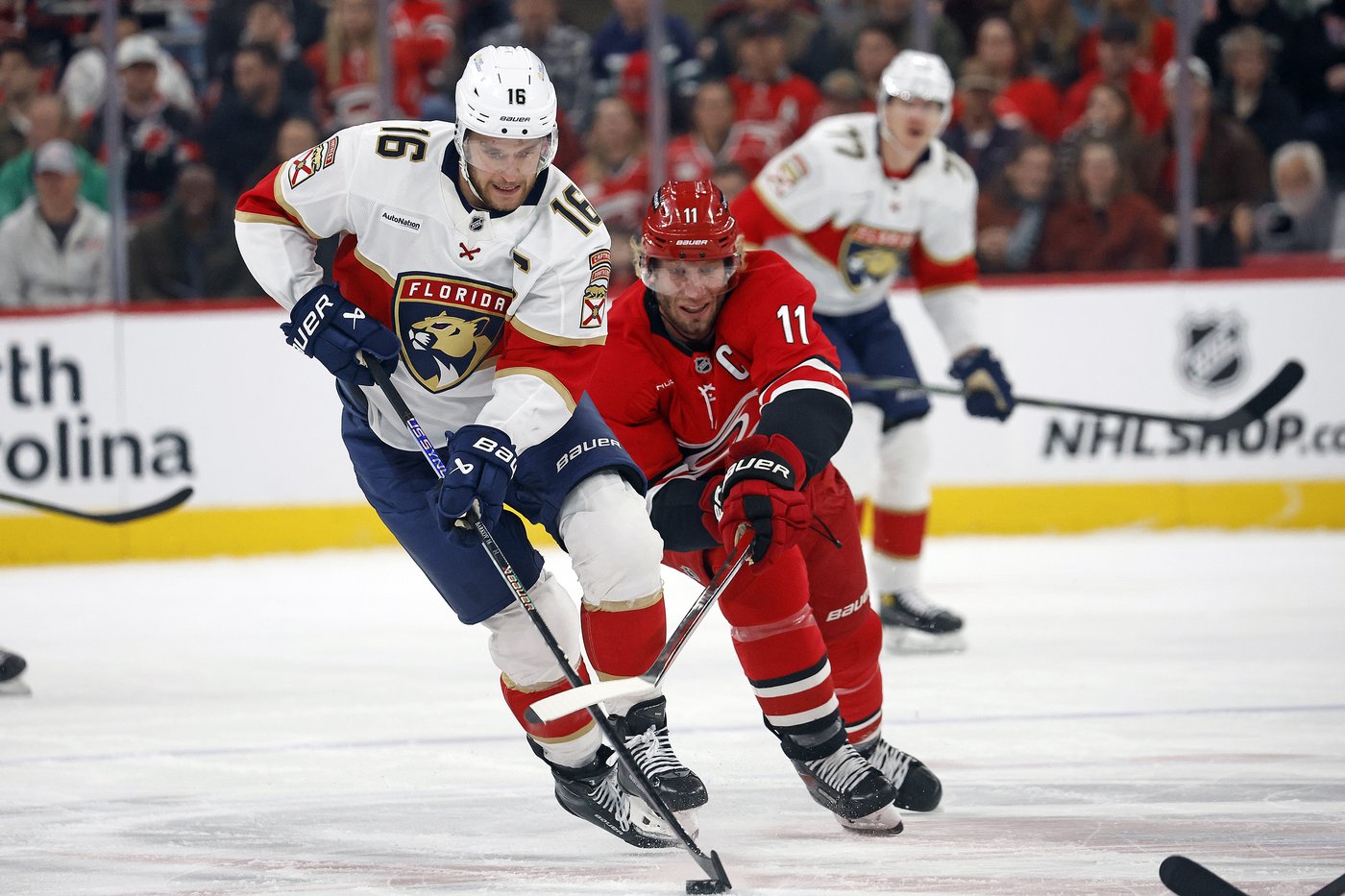 Greer, Lundell help Panthers beat back Hurricanes 6-3 | iNFOnews.ca Greer, Lundell help Panthers beat back Hurricanes 6-3 | iNFOnews.ca