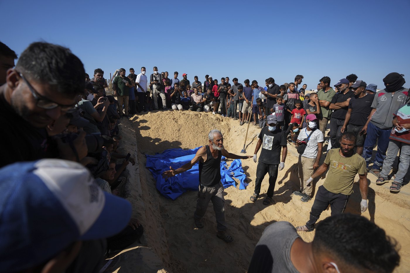 At least 11 killed in Israeli strike that hit a school in northern Gaza | iNFOnews.ca At least 11 killed in Israeli strike that hit a school in northern Gaza | iNFOnews.ca