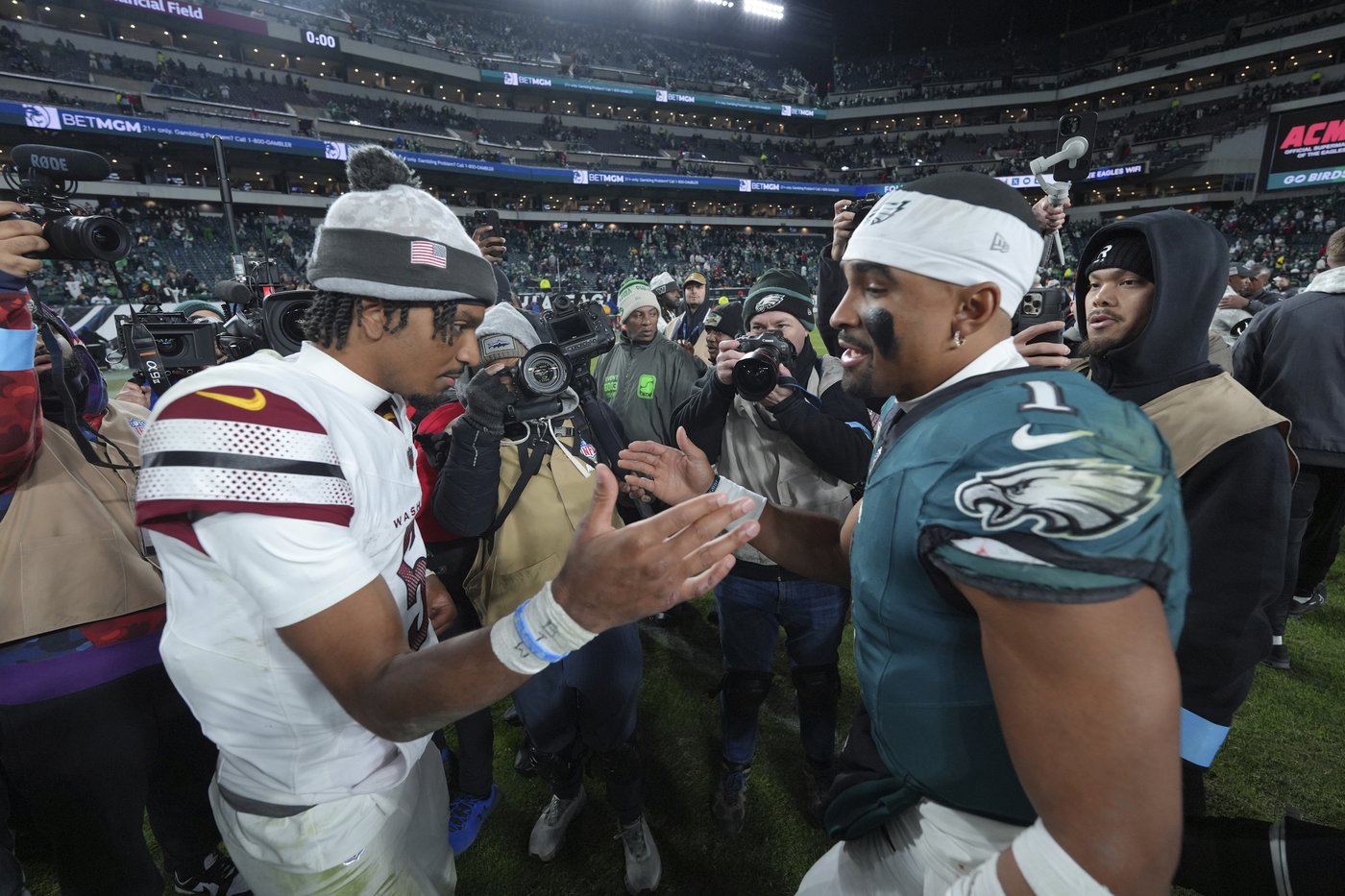Saquon Barkley runs for 2 TDs, Eagles beat Commanders 26-18 to stretch NFC East lead | iNFOnews.ca Saquon Barkley runs for 2 TDs, Eagles beat Commanders 26-18 to stretch NFC East lead | iNFOnews.ca