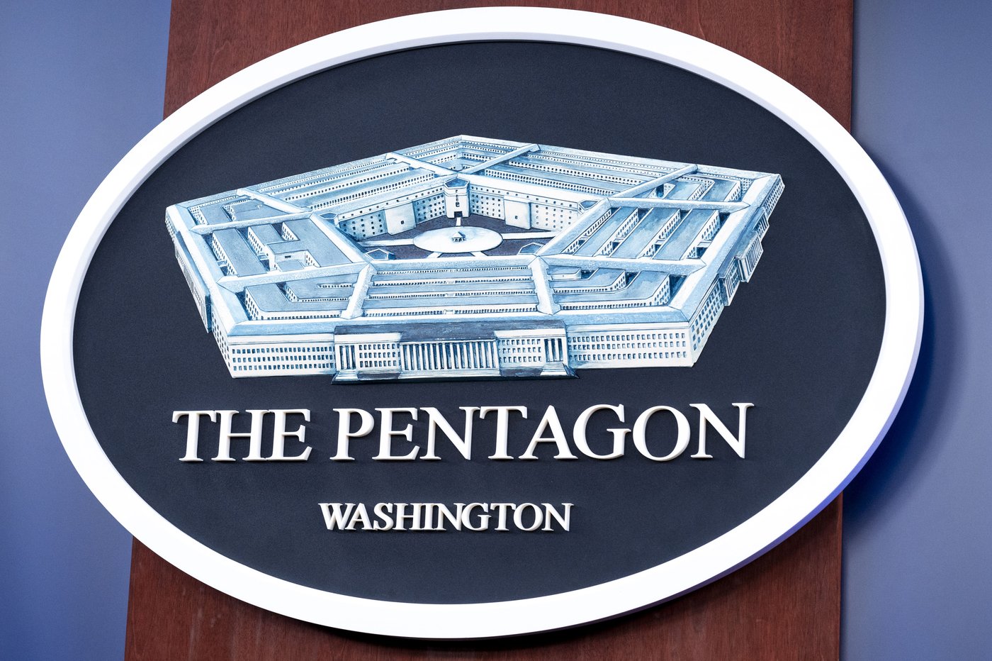 Trump selects a former soldier and Iraq War veteran to serve as Army secretary | iNFOnews.ca