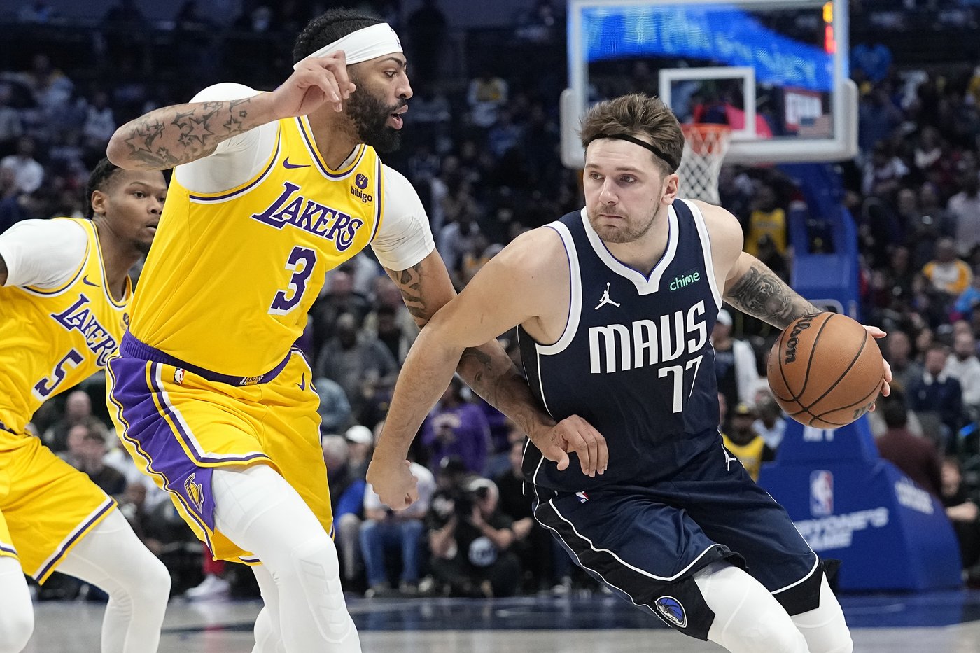Luka Doncic heads to the Lakers and Anthony Davis goes to the Mavs in blockbuster trade | iNFOnews.ca
